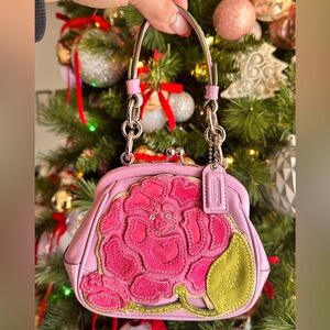LIKE NEW LIMITED ED COACH SMALL PINK FLORAL FRAME KISSLOCK LEATHER PURSE BAG